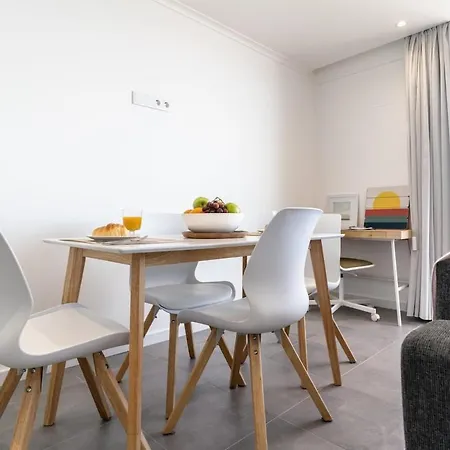 Modern With Ocean View & Terrace - Free Access To Pool And Tennis Courts! Appartement Portimão