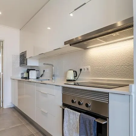 Modern With Ocean View & Terrace - Free Access To Pool And Tennis Courts! * Portimão