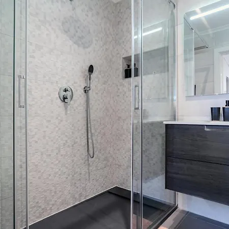 Lägenhet Modern With Ocean View & Terrace - Free Access To Pool And Tennis Courts! Portimão
